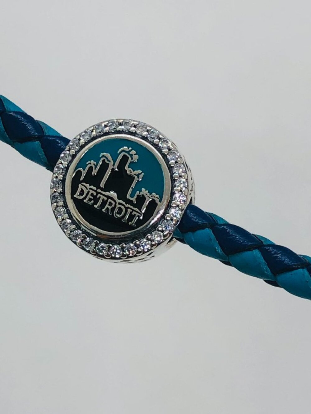 ✨✨Pandora Detroit Motor City Exclusive Dangle Charm Pendant - Picture 4 of 4
